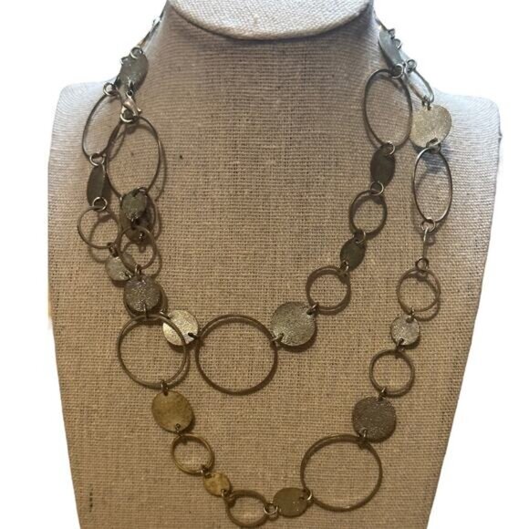 Set Of Four Elegant Silver Tone Necklaces For Any Occasion - Picture 7 of 11